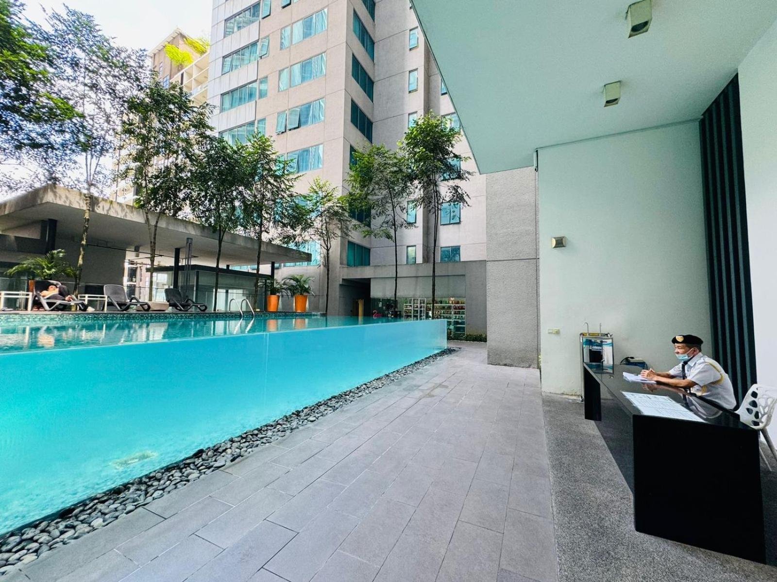 Summer Suites Klcc By Homestay Куала Лумпур Екстериор снимка