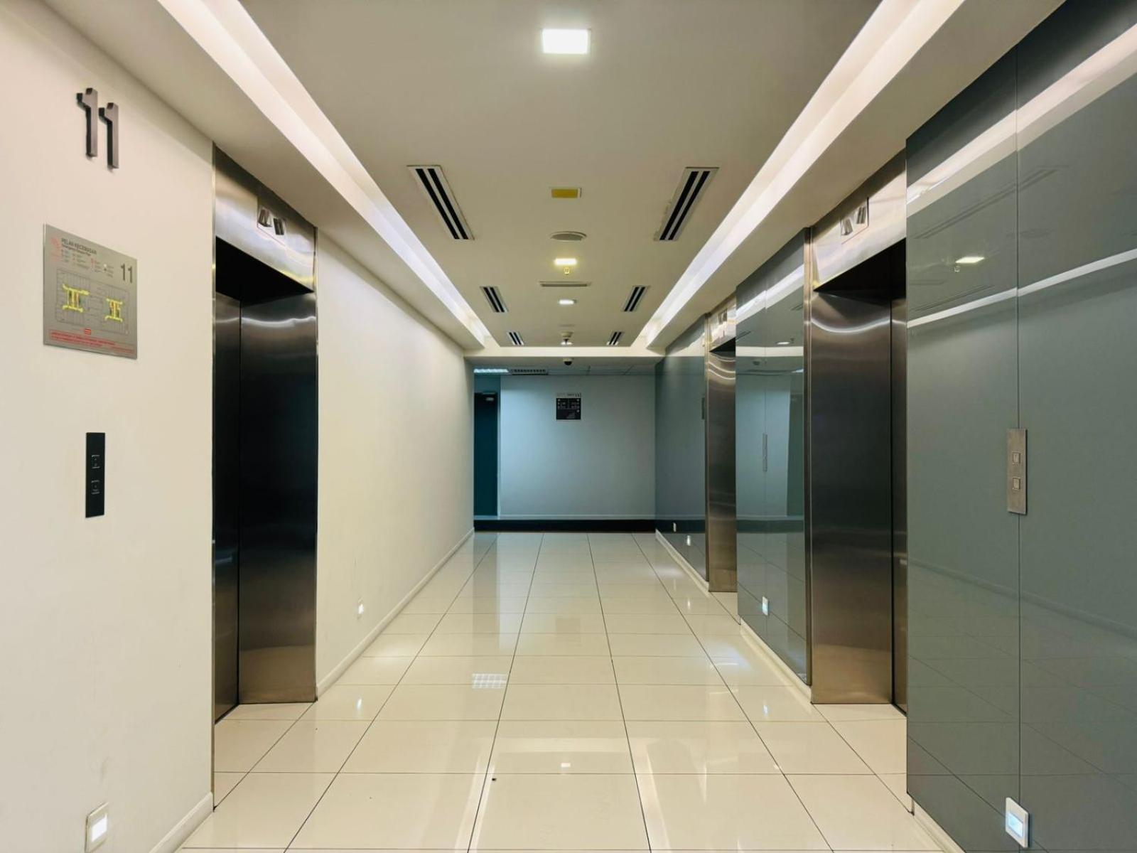 Summer Suites Klcc By Homestay Куала Лумпур Екстериор снимка