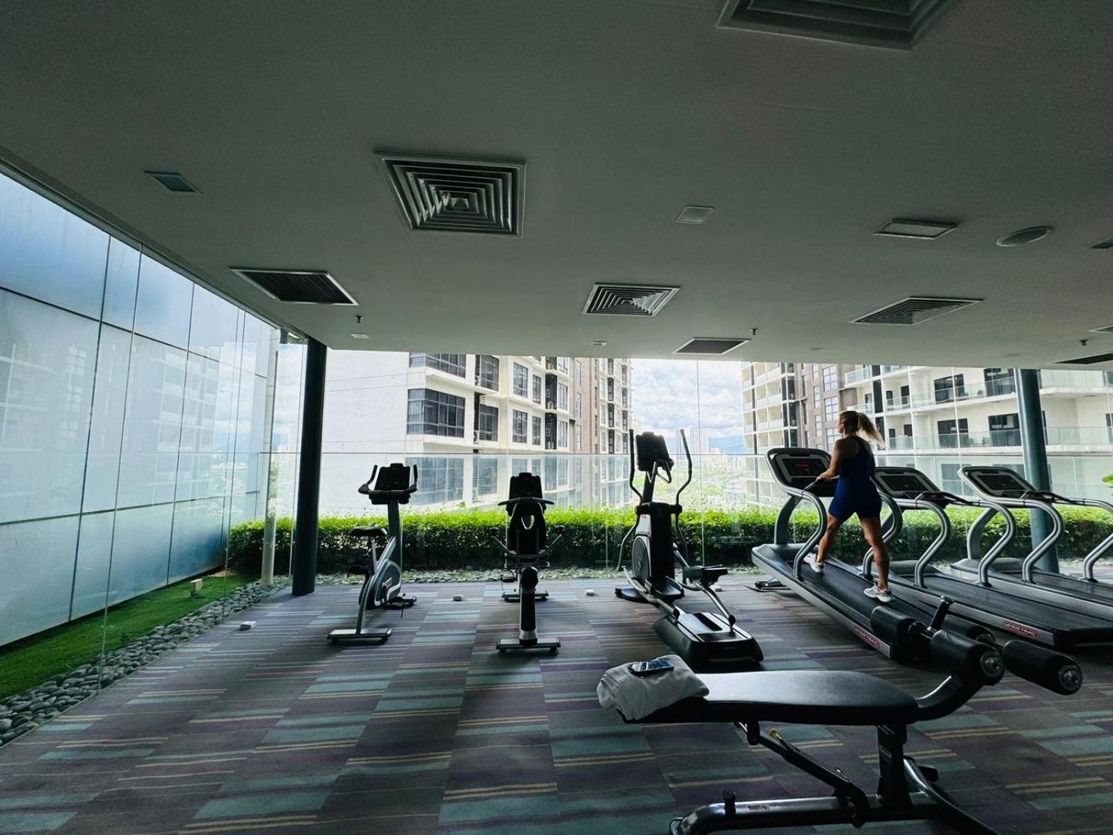 Summer Suites Klcc By Homestay Куала Лумпур Екстериор снимка