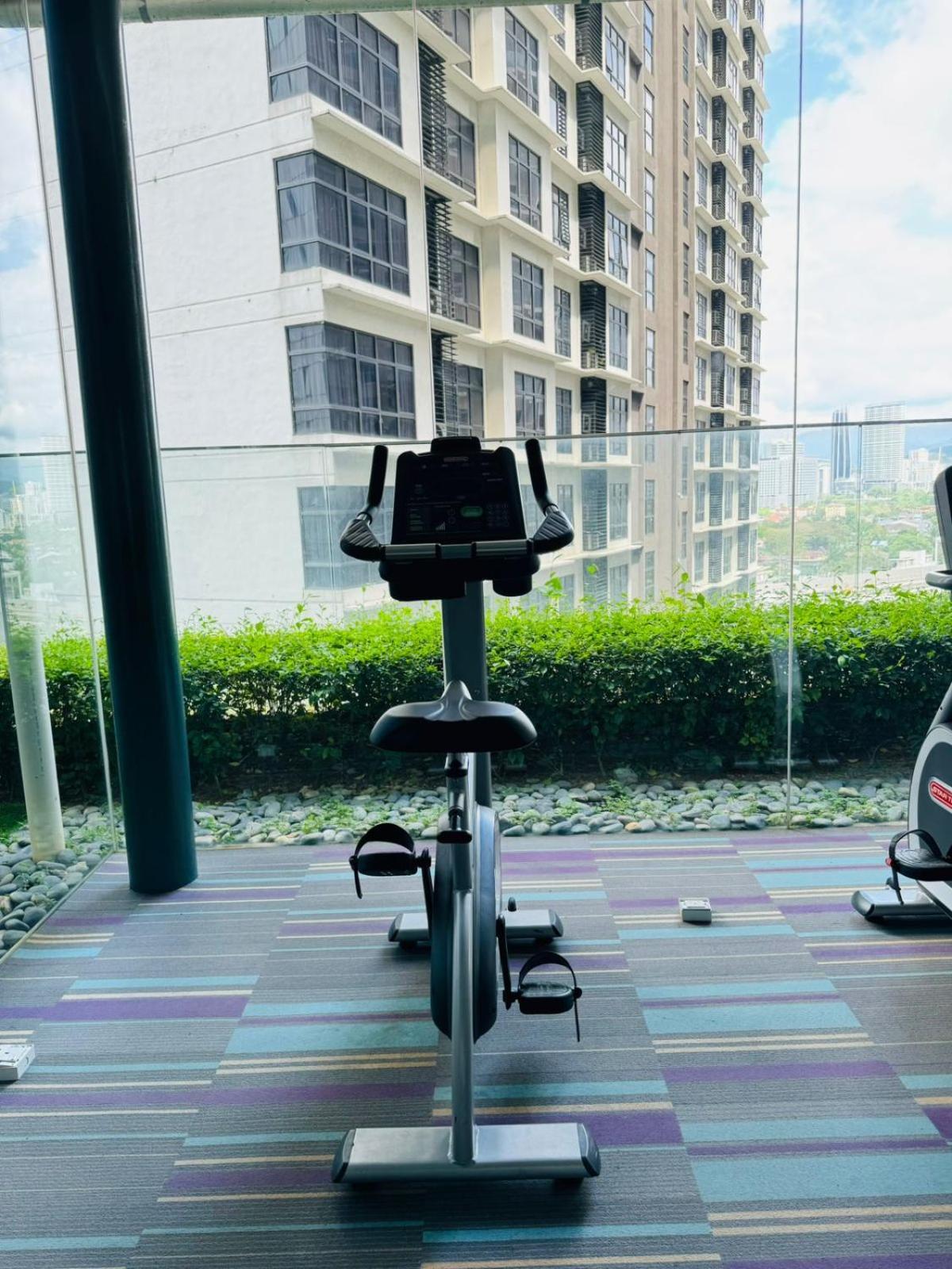 Summer Suites Klcc By Homestay Куала Лумпур Екстериор снимка