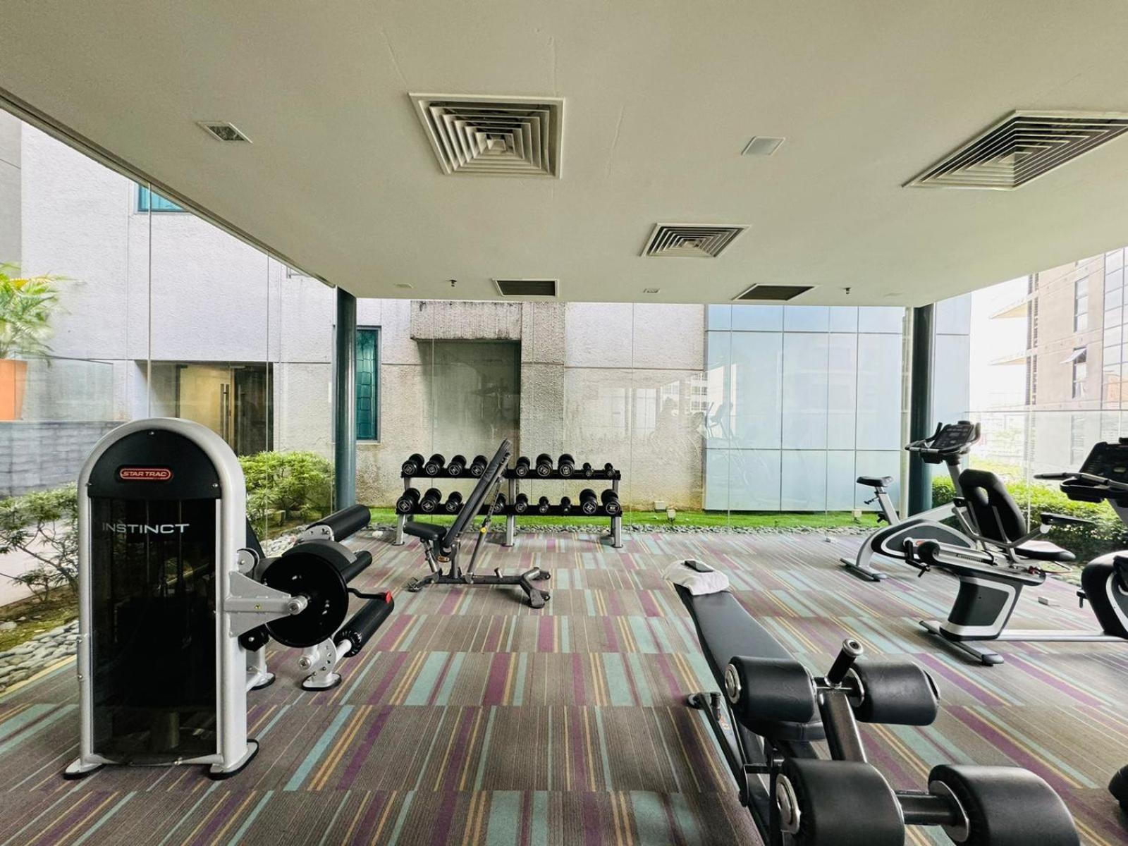 Summer Suites Klcc By Homestay Куала Лумпур Екстериор снимка