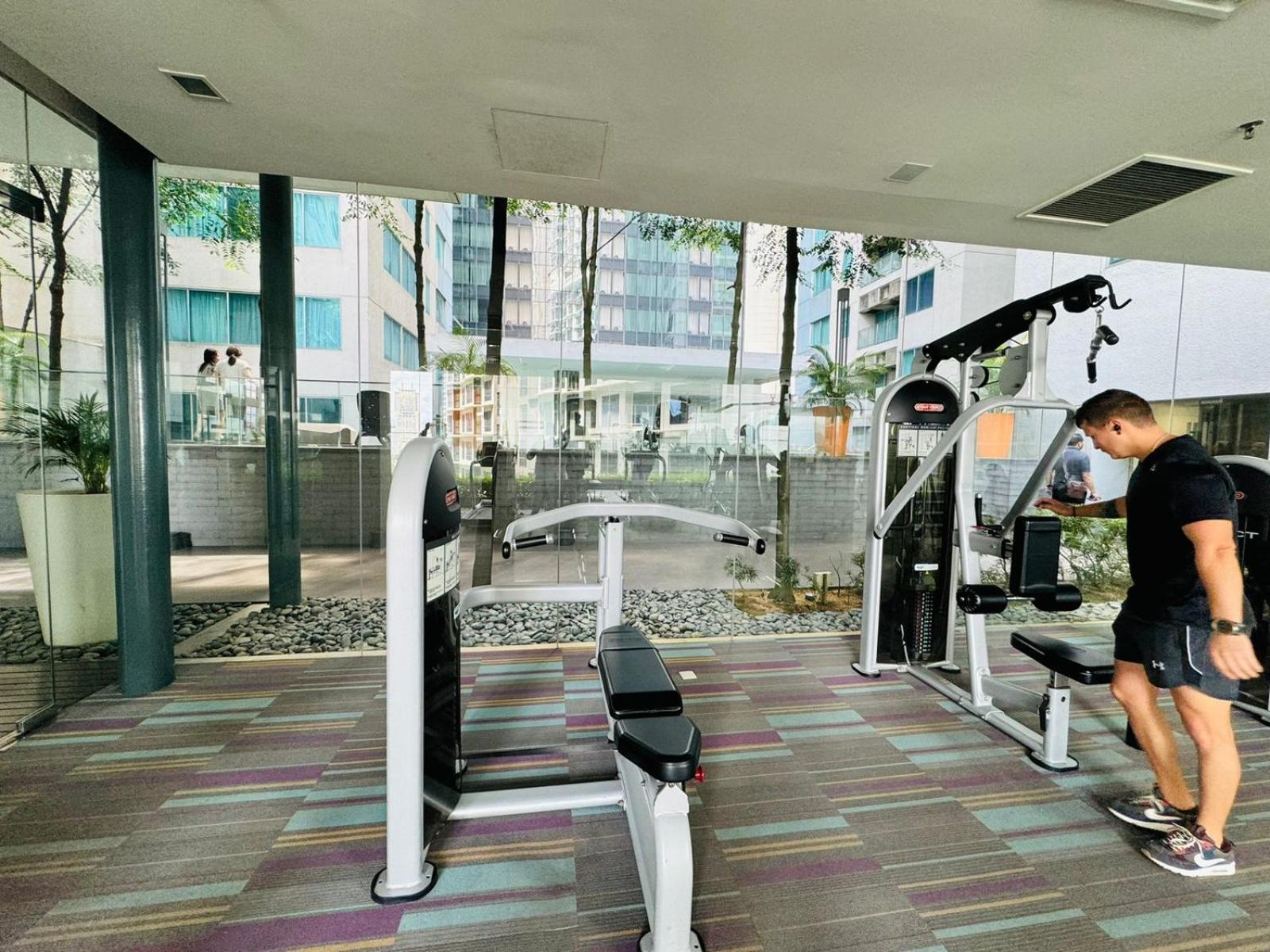 Summer Suites Klcc By Homestay Куала Лумпур Екстериор снимка