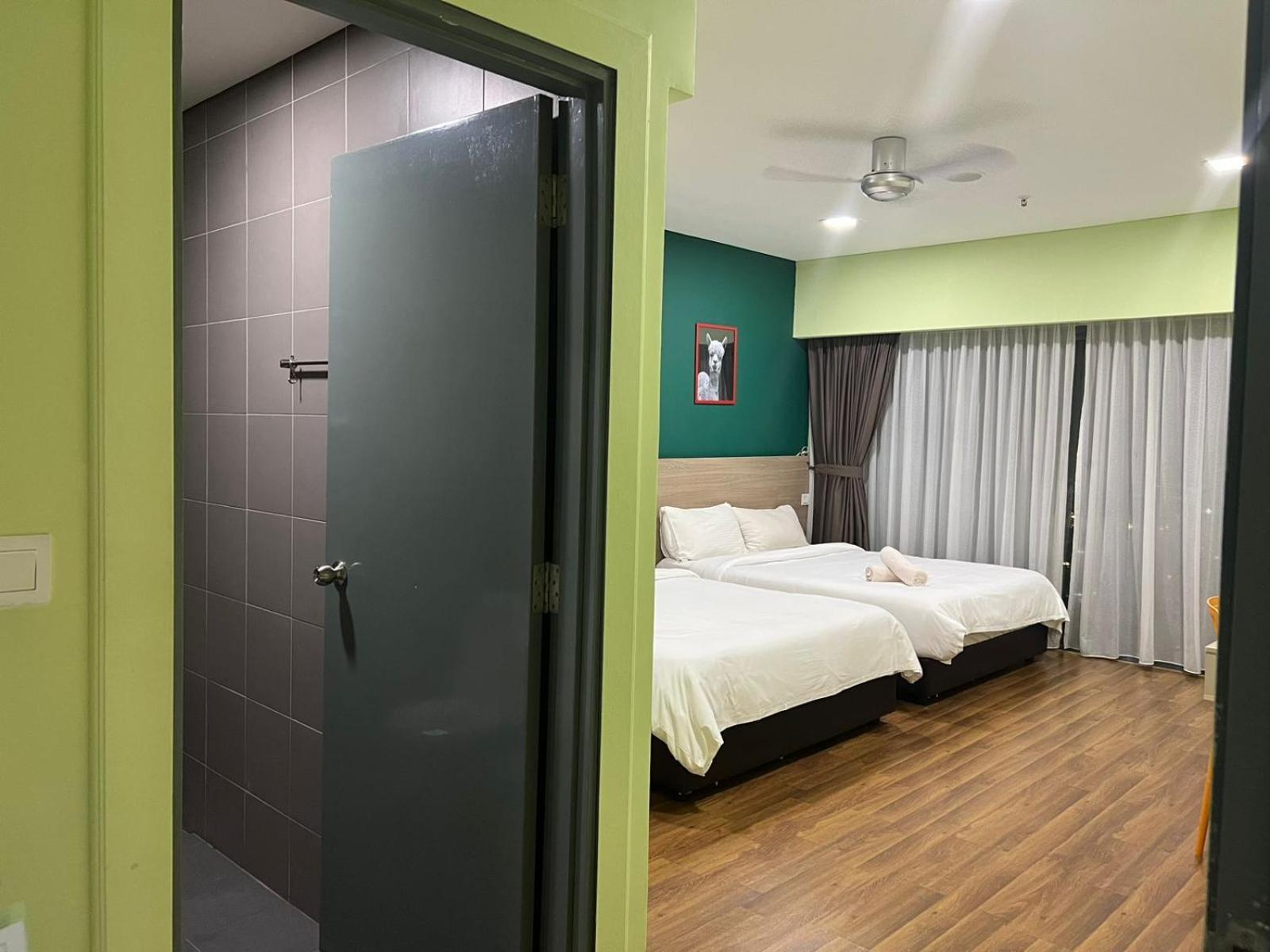 Summer Suites Klcc By Homestay Куала Лумпур Екстериор снимка