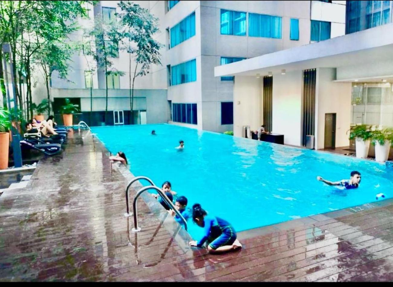 Summer Suites Klcc By Homestay Куала Лумпур Екстериор снимка