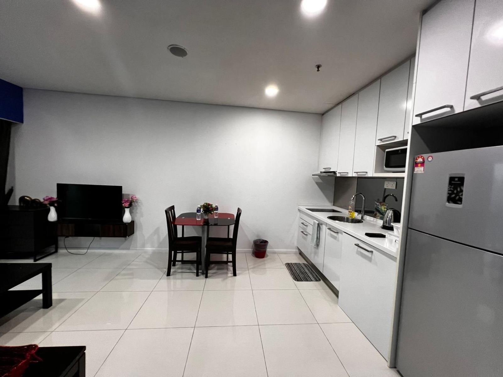 Summer Suites Klcc By Homestay Куала Лумпур Екстериор снимка