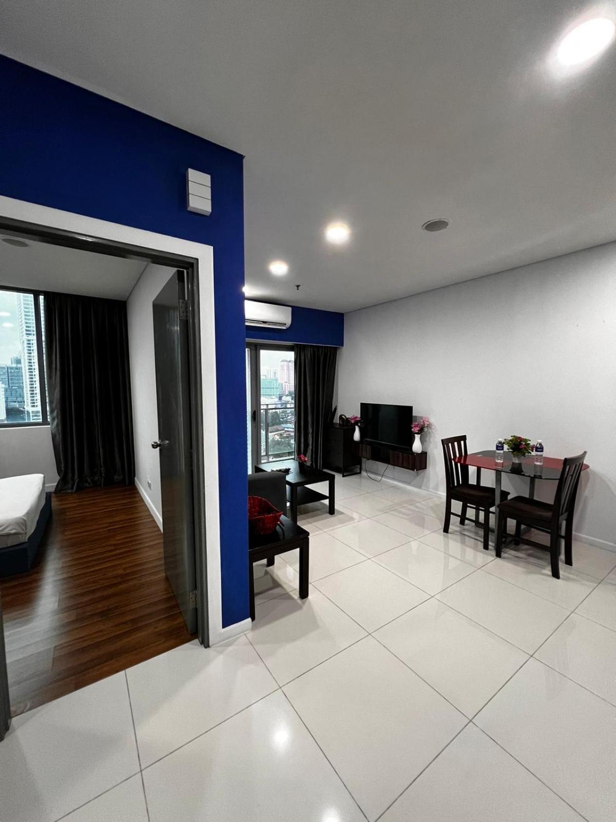 Summer Suites Klcc By Homestay Куала Лумпур Екстериор снимка