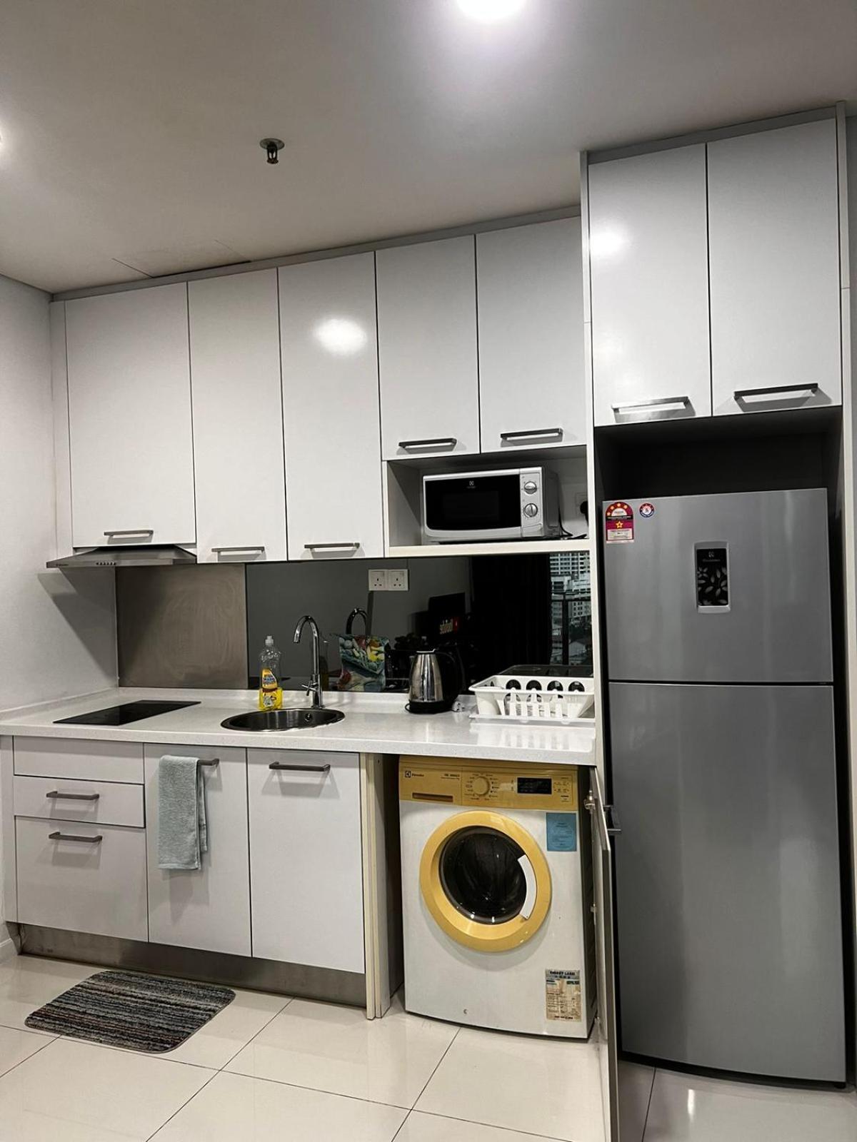 Summer Suites Klcc By Homestay Куала Лумпур Екстериор снимка
