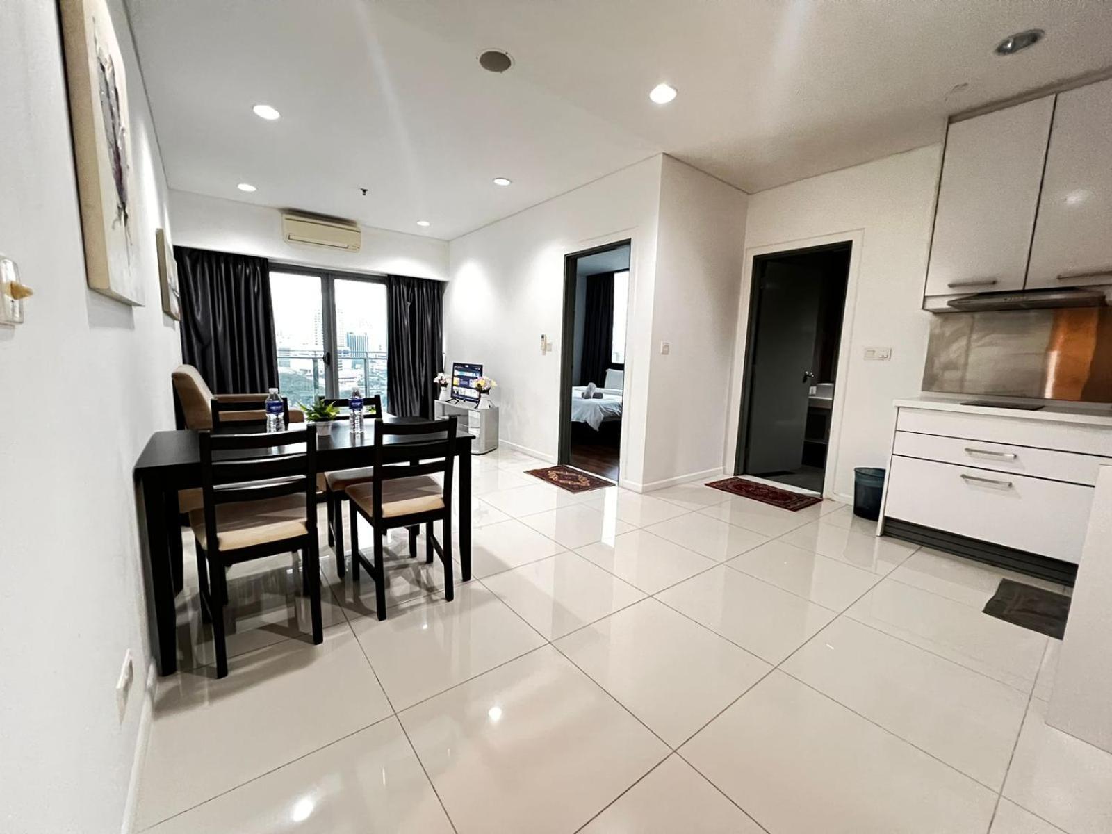 Summer Suites Klcc By Homestay Куала Лумпур Екстериор снимка