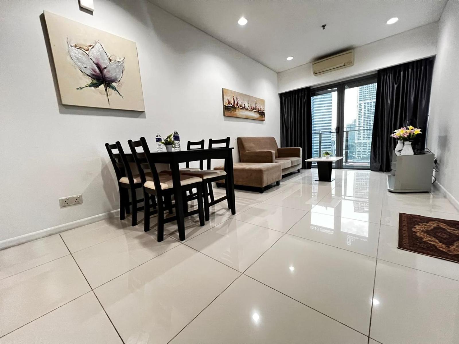 Summer Suites Klcc By Homestay Куала Лумпур Екстериор снимка