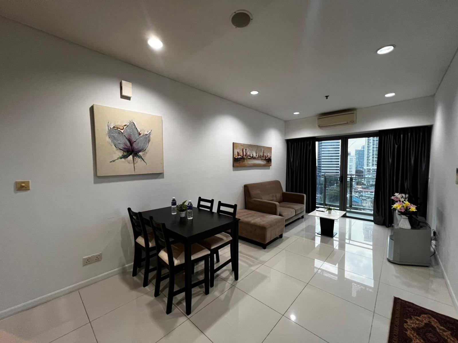 Summer Suites Klcc By Homestay Куала Лумпур Екстериор снимка