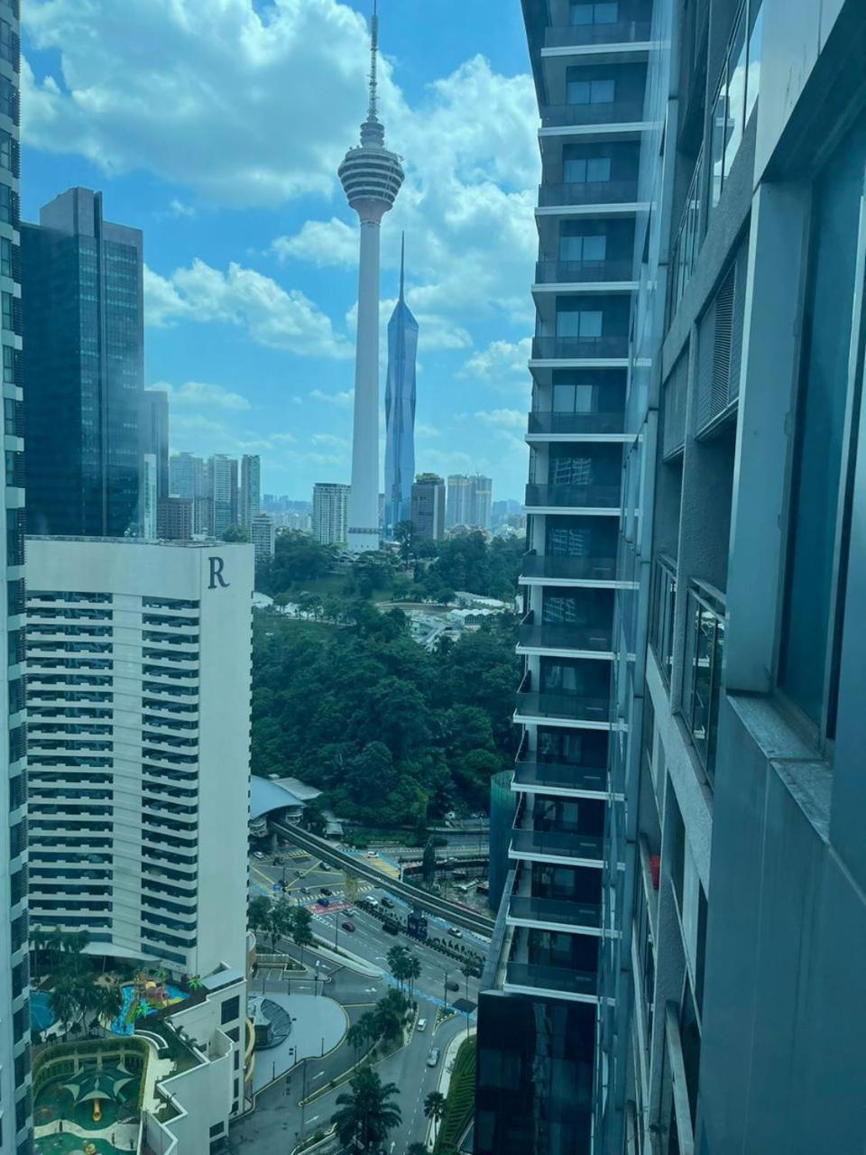 Summer Suites Klcc By Homestay Куала Лумпур Екстериор снимка